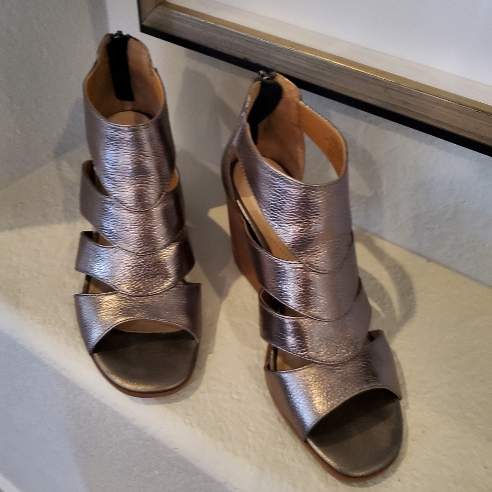 Isola Silver Metallic Sandals
